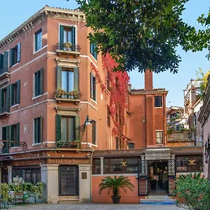 https://la-fenice-et-des-artistes.hotelslidodijesolo.com