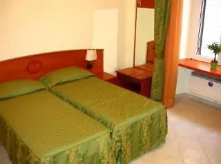 Dama Private Rooms Rome 2*,