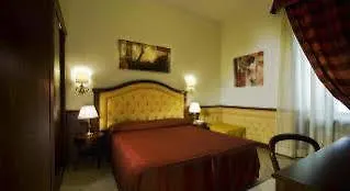 Dama Private Rooms Rome 2*,